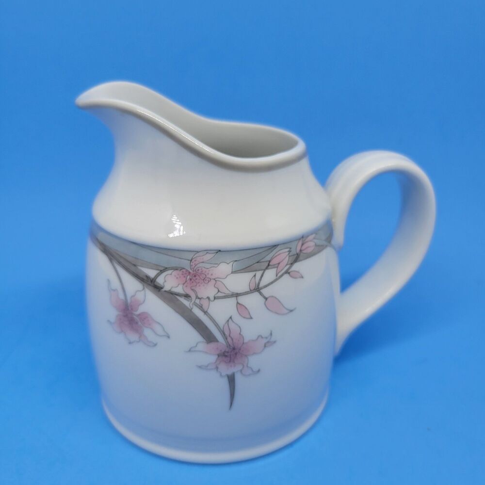 Royal Doulton Lambethware Fresh Flowers "MAYFAIR" 5" Creamer VGC